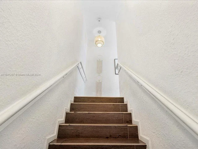 30 NW 53rd St # B, Miami FL 33127