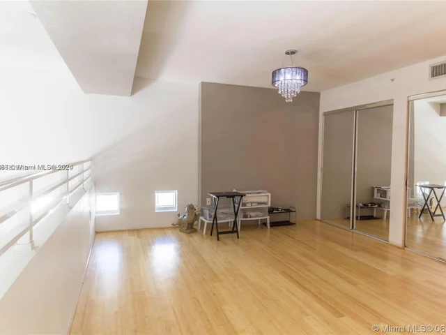 7600 Collins Ave # 1201, Miami Beach FL 33141