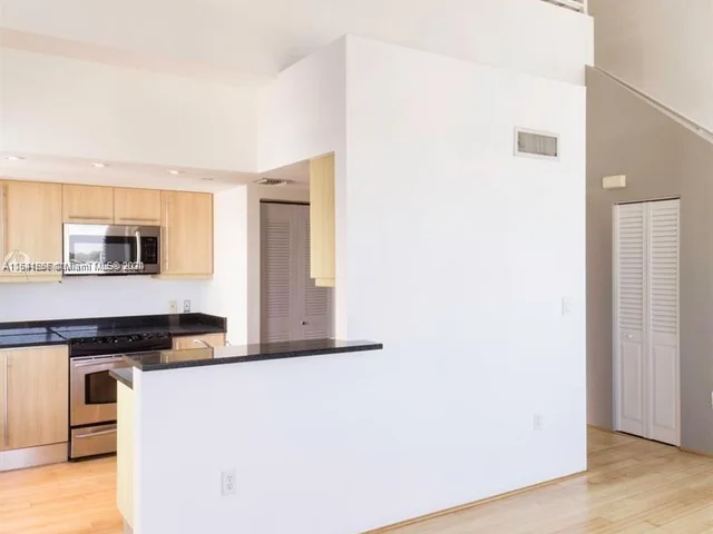 7600 Collins Ave # 1201, Miami Beach FL 33141