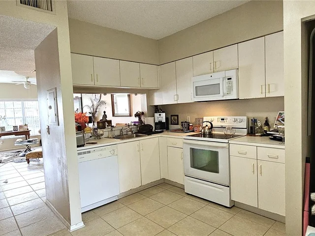 16672 Hemingway Dr # 0, Weston FL 33326