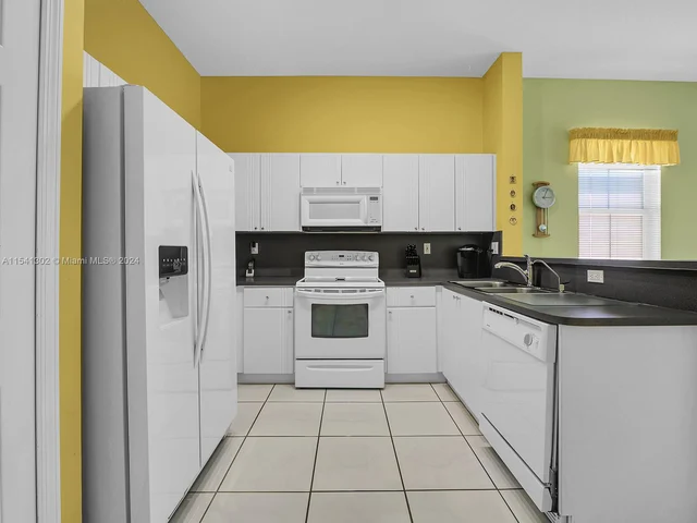 14066 S Cypress Cove Cir, Davie FL 33325