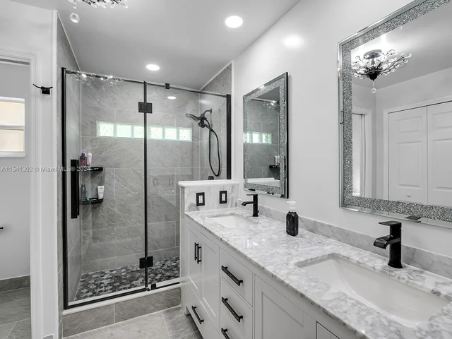 14066 S Cypress Cove Cir, Davie FL 33325