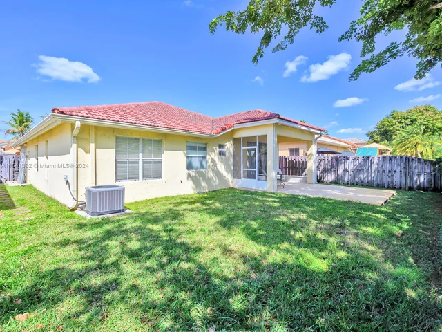 14066 S Cypress Cove Cir, Davie FL 33325