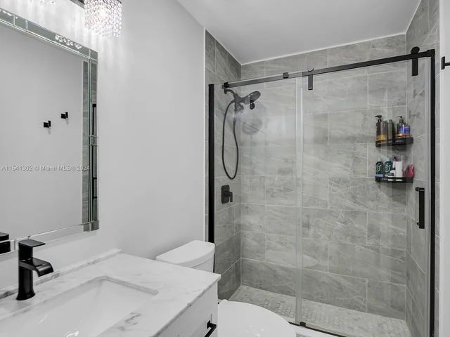 14066 S Cypress Cove Cir, Davie FL 33325