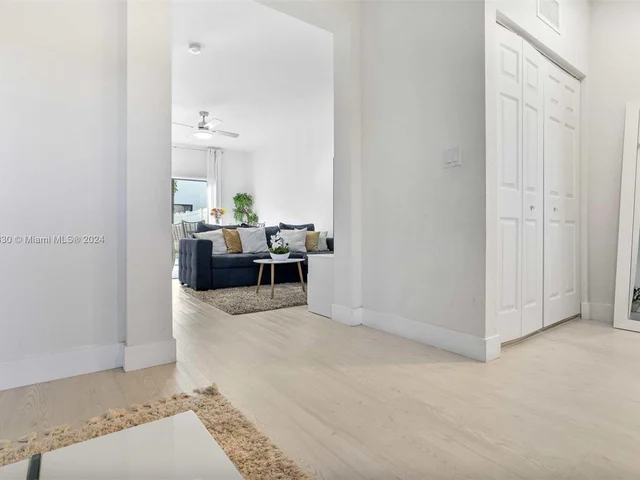 10618 W 33rd Way # 10618, Hialeah FL 33018