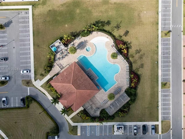 10618 W 33rd Way # 10618, Hialeah FL 33018