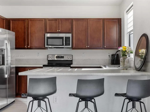 10618 W 33rd Way # 10618, Hialeah FL 33018