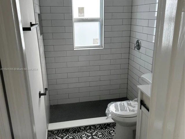 1068 NW 66th St # 0, Miami FL 33150