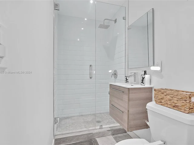 7749 SW 34th Ter, Miami FL 33155