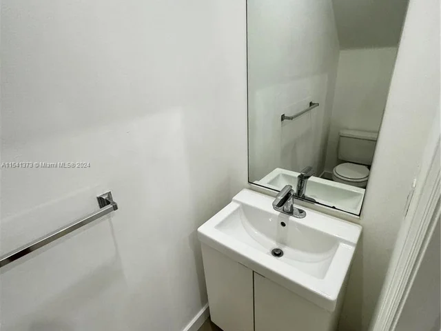 21275 NE 8th Pl # 2, Miami FL 33179