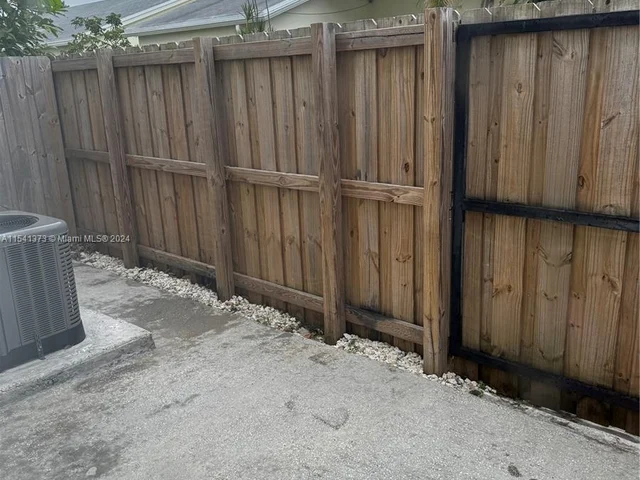 21275 NE 8th Pl # 2, Miami FL 33179