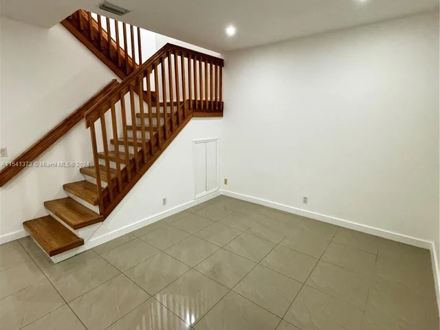 21275 NE 8th Pl # 2, Miami FL 33179