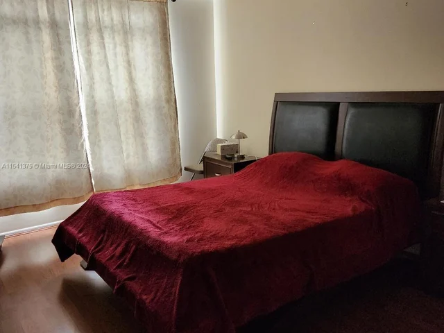 3740 Inverrary Dr # 2Q, Lauderhill FL 33319