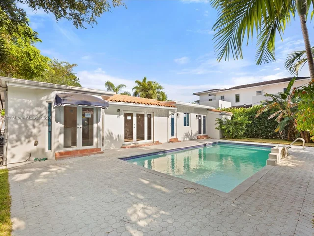 5614 San Vicente St, Coral Gables FL 33146