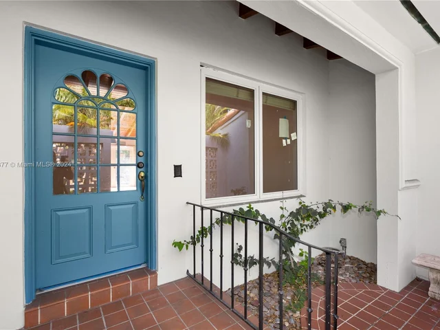 5614 San Vicente St, Coral Gables FL 33146