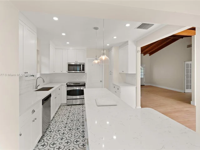 5614 San Vicente St, Coral Gables FL 33146