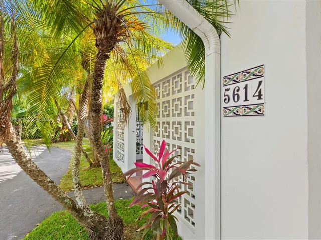 5614 San Vicente St, Coral Gables FL 33146