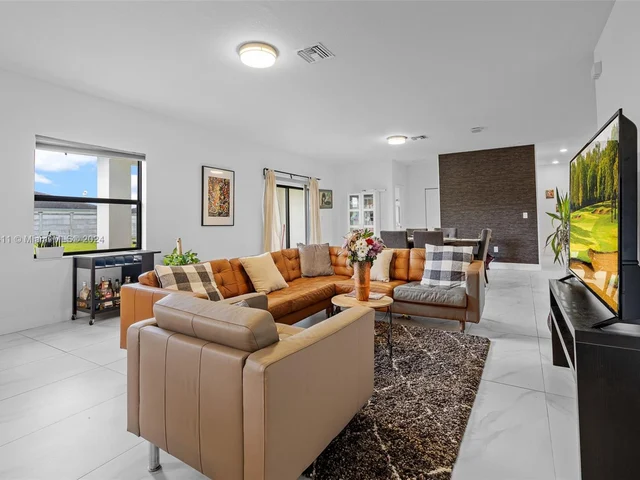 19034 SW 135th Ave, Miami FL 33177