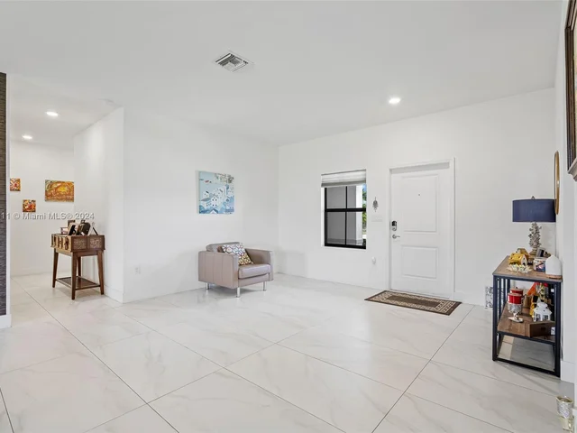 19034 SW 135th Ave, Miami FL 33177