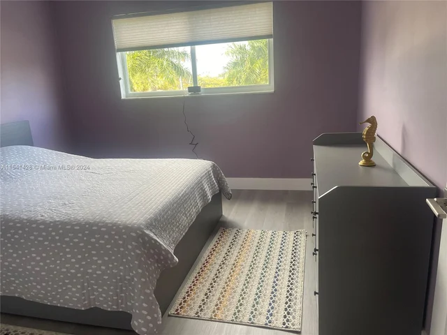 581 Blue Heron Dr # B, Hallandale Beach FL 33009