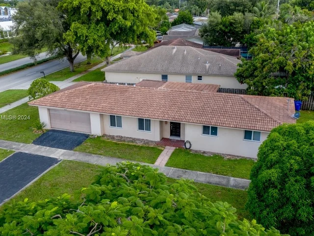 4407 Arthur St, Hollywood FL 33021