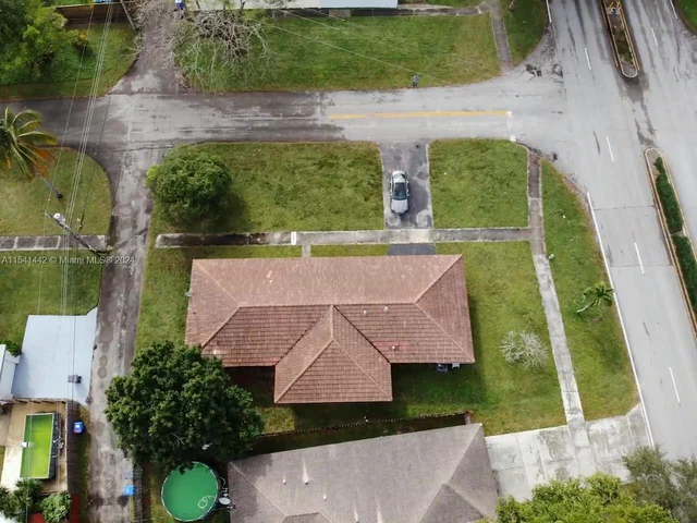 4407 Arthur St, Hollywood FL 33021