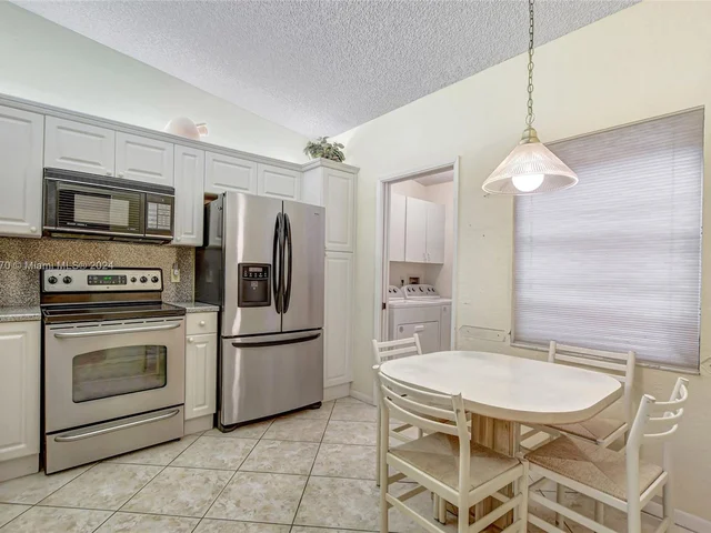 8171 Sweetbriar Way, Boca Raton FL 33496