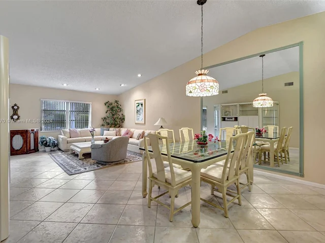 8171 Sweetbriar Way, Boca Raton FL 33496