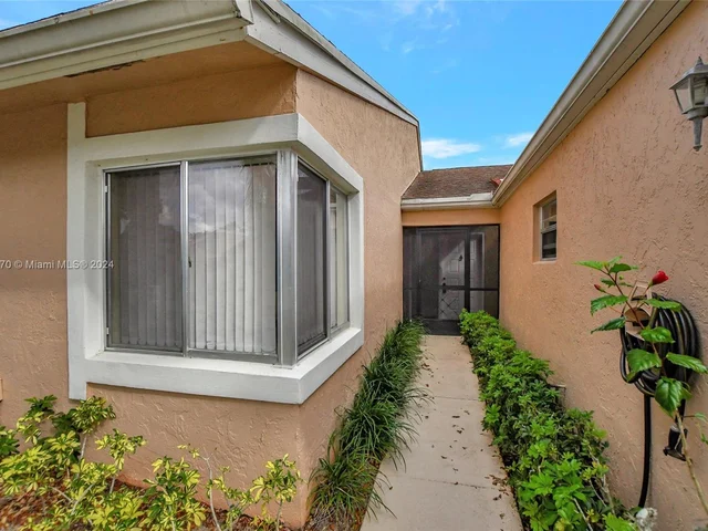 8171 Sweetbriar Way, Boca Raton FL 33496