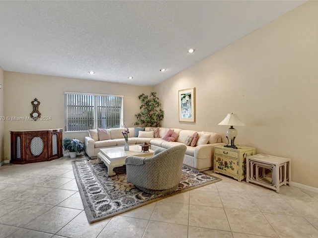 8171 Sweetbriar Way, Boca Raton FL 33496