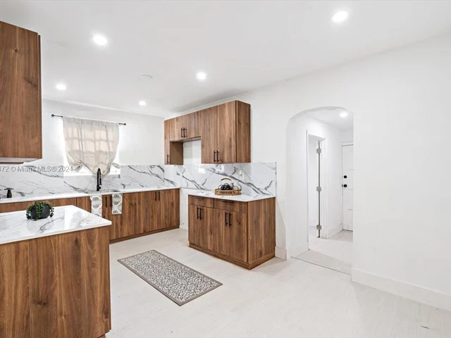 3040 NW 63rd St, Miami FL 33147