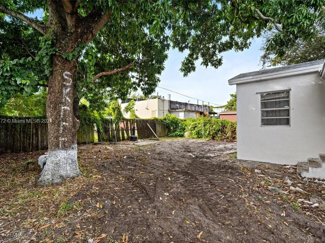 3040 NW 63rd St, Miami FL 33147