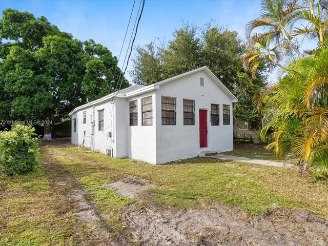 3040 NW 63rd St, Miami FL 33147