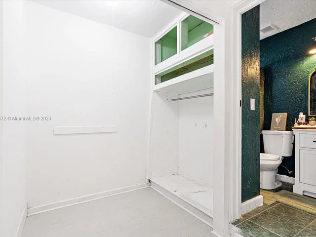 3040 NW 63rd St, Miami FL 33147