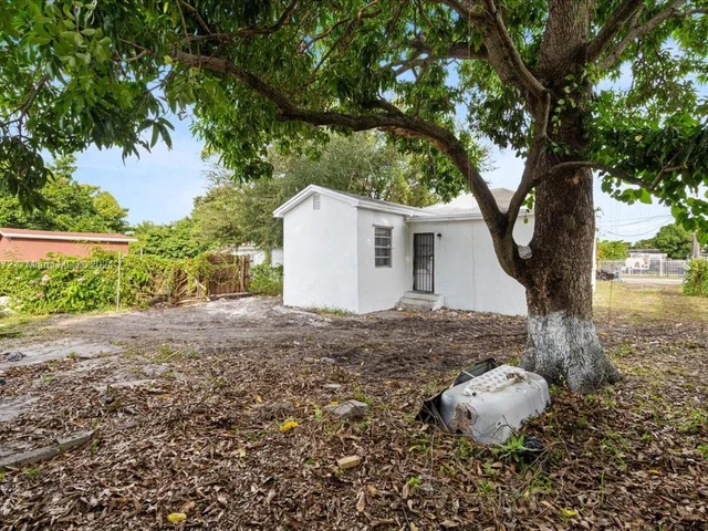 3040 NW 63rd St, Miami FL 33147