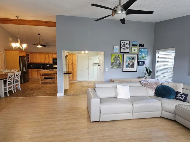 4245 Willow Pond Cir, West Palm Beach FL 33417