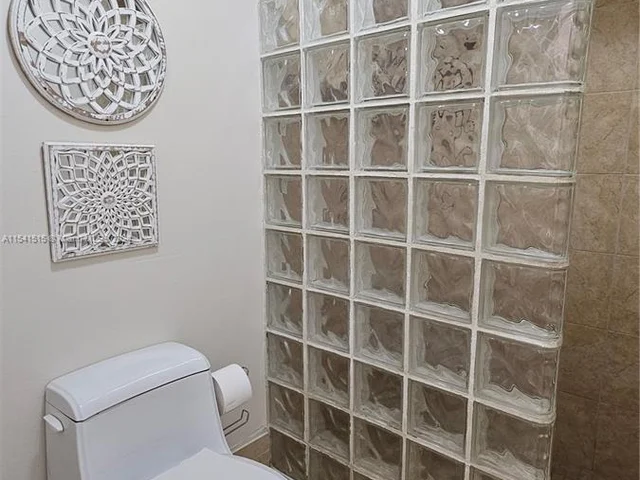 4245 Willow Pond Cir, West Palm Beach FL 33417