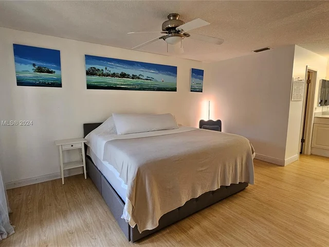 4245 Willow Pond Cir, West Palm Beach FL 33417