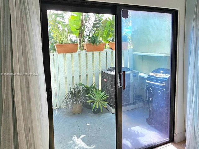 4245 Willow Pond Cir, West Palm Beach FL 33417