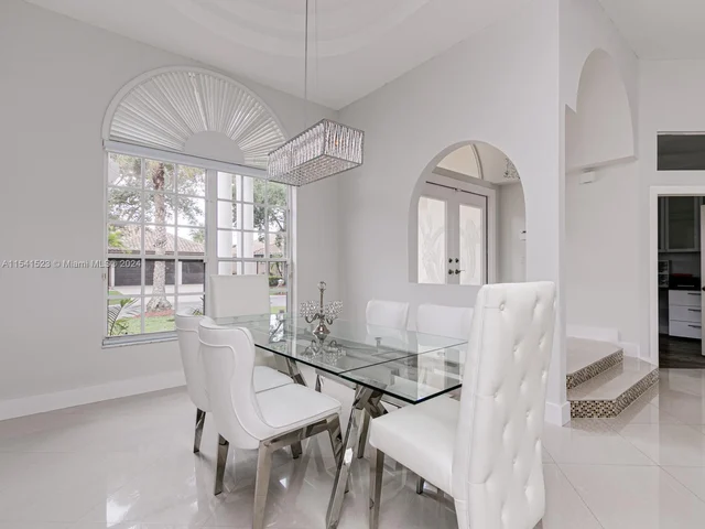 8319 NW 43rd St, Coral Springs FL 33065