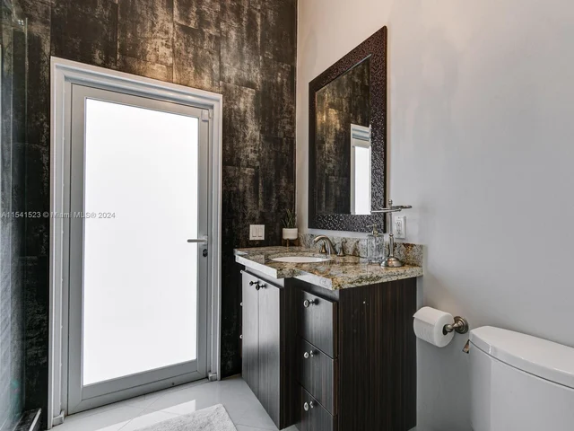 8319 NW 43rd St, Coral Springs FL 33065