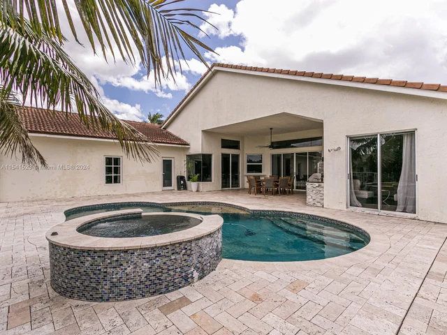 8319 NW 43rd St, Coral Springs FL 33065