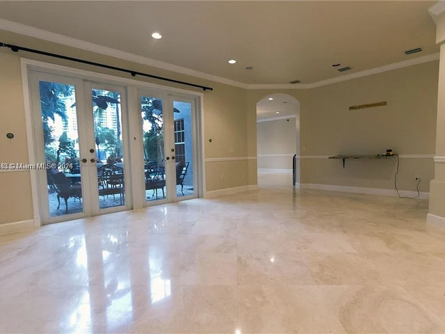 19412 E 38th Ct, Sunny Isles Beach FL 33160