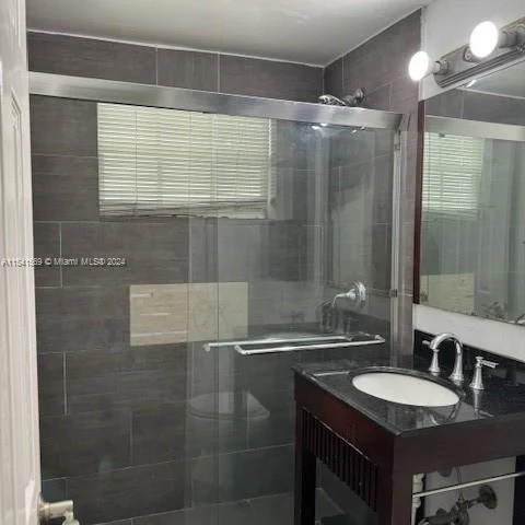 717 Espanola Way # 107, Miami Beach FL 33139