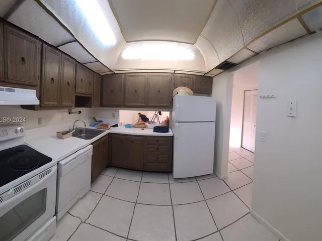 5525 N Lakewood Cir N # 212, Margate FL 33063