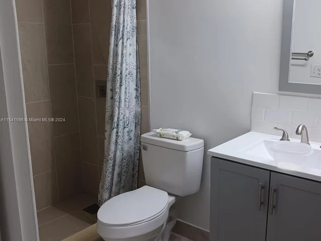 1821 NE 62nd St # 306, Fort Lauderdale FL 33308