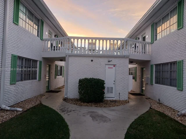 1821 NE 62nd St # 306, Fort Lauderdale FL 33308