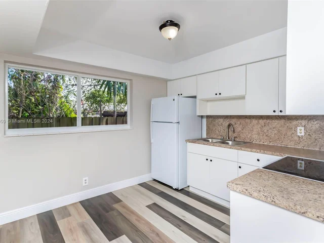 5841 Lincoln St # 2, Hollywood FL 33021