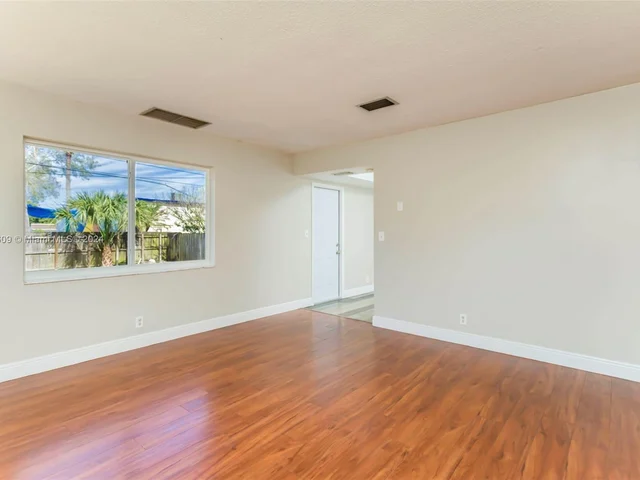 5841 Lincoln St # 2, Hollywood FL 33021