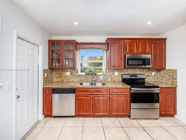 2610 SW 24th Ter, Miami FL 33145